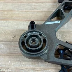 Fraezen Kaefig SRAM AXS / Mechanisch Bronze -Fox-Laden IMG 1792 cc509029 0d75 4ba0 a5e5 fe372f70d84e