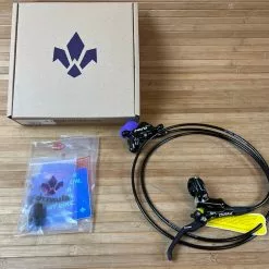 Formula CURA 4 Scheibenbremse Glossy Black VR Oder HR