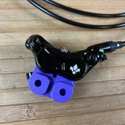 Formula CURA 4 Scheibenbremse Glossy Black VR Oder HR -Fox-Laden IMG 1833