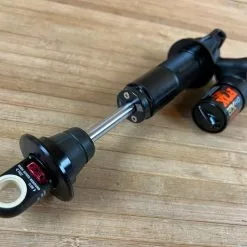 Fox DHX2 Factory Race 225x70mm Trunnion 2021 Dämpfer 15 Fox DHX2 Factory Race 225x70mm Trunnion 2021 Dämpfer -Fox-Laden IMG 1925