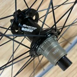 Reverse Black One Hinterrad HR 27,5" Boost 148 X 12mm Chrom XD 10 Reverse Black One Hinterrad HR 27,5" Boost 148 X 12mm Chrom XD -Fox-Laden IMG 2009