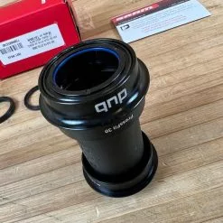 SRAM DUB Pressfit 30 68/73mm Road Innenlager 12 SRAM DUB Pressfit 30 68/73mm Road Innenlager -Fox-Laden IMG 2197