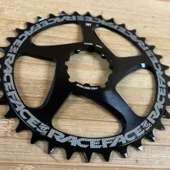 Race Face Kettenblatt DM 3 Bolt 36T 10-12S Black 7 Race Face Kettenblatt DM 3 Bolt 36T 10-12S Black -Fox-Laden IMG 2306 aa1a69b4 f310 4fb5 9e56 169974e5bfb3