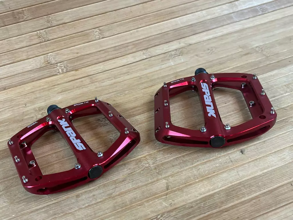 Spank Spoon 110 Pedale / Plattformpedale Rot 5 Spank Spoon 110 Pedale / Plattformpedale Rot – Bild 5