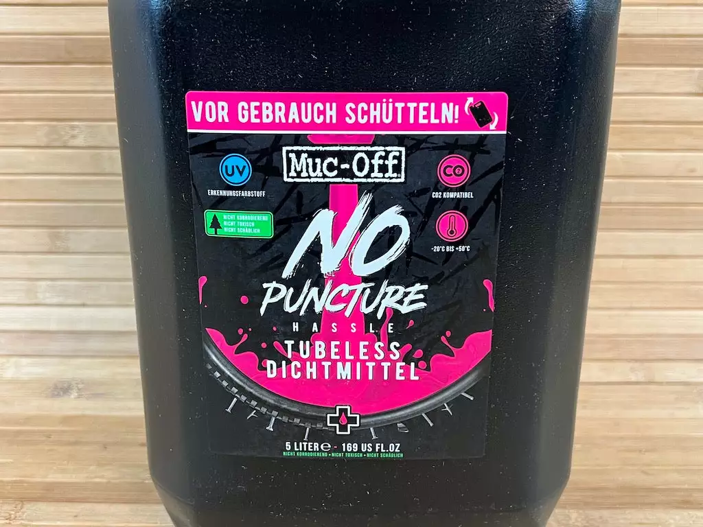 Muc-Off Muc Off No Puncture Hassle 5L Dichtmilch Kanister 2 Muc-Off Muc Off No Puncture Hassle 5L Dichtmilch Kanister – Bild 2