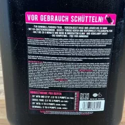 Muc-Off Muc Off No Puncture Hassle 5L Dichtmilch Kanister 9 Muc-Off Muc Off No Puncture Hassle 5L Dichtmilch Kanister -Fox-Laden IMG 3488 f8e5e1c0 d09a 43c5 b892 5bc156ceba99