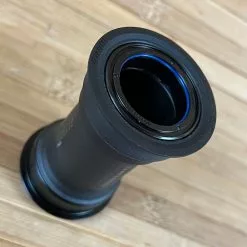 SRAM DUB Pressfit 30 83mm (83-A) Innenlager -Fox-Laden IMG 3541