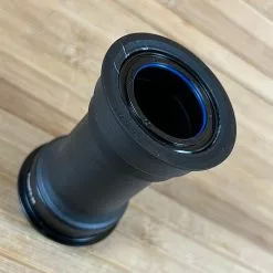 SRAM DUB Pressfit 30 79mm (79-A) Innenlager -Fox-Laden IMG 3546