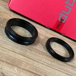 SRAM DUB Pressfit 30 100 SBC Mm Innenlager -Fox-Laden IMG 3560