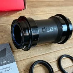 SRAM DUB Pressfit 30 73mm Innenlager 55mm -Fox-Laden IMG 3853