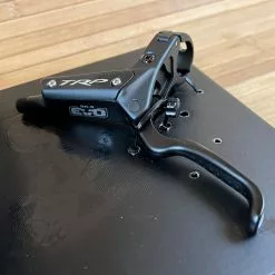 TRP DH-R EVO BLACK HD-M846 Bremse VR Hebel Links -Fox-Laden IMG 4020