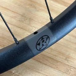 Reverse Black One Vorderrad VR 29" Boost 110 X 15mm Schwarz 13 Reverse Black One Vorderrad VR 29" Boost 110 X 15mm Schwarz -Fox-Laden IMG 4037