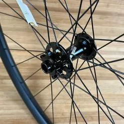 Reverse Black One Vorderrad VR 29" Boost 110 X 15mm Schwarz 15 Reverse Black One Vorderrad VR 29" Boost 110 X 15mm Schwarz -Fox-Laden IMG 4043