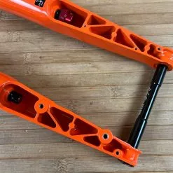 FOX 32 TC 2022 Kashima 40mm Gravel Federgabel Shiny Orange -Fox-Laden IMG 4318