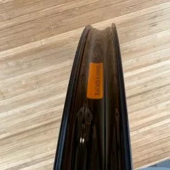 Race Face Aeffect R 30 Vorderrad VR 29" Boost Schwarz -Fox-Laden IMG 4349