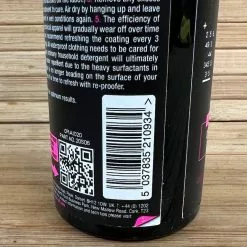 Muc-Off Muc Off Rain Shield Re-Proofer 250ml Imprägnierung -Fox-Laden IMG 4544 37337212 938a 4bea 8473 64cd2e5aed3f
