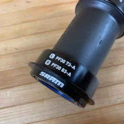 SRAM DUB Pressfit 73mm (73-A) Innenlager 11 SRAM DUB Pressfit 73mm (73-A) Innenlager -Fox-Laden IMG 4694