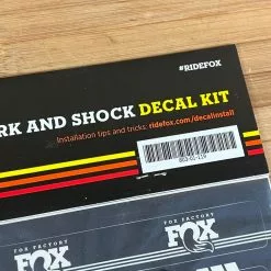 Fox Decal Kit Weiß Heritage Fork And Shock -Fox-Laden IMG 5031 ded1fe97 d410 49a0 8fe1 64e70bad24fc