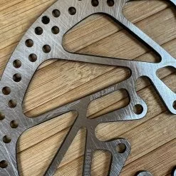 TRP R1 Disc / Bremsscheibe 6-Loch 180mm / 2,3mm -Fox-Laden IMG 5049 24d4623d f9e5 4876 94cb 84af04cd2dd2