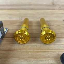 Muc-Off Stealth Tubeless Puncture Plug Set Gold -Fox-Laden IMG 5450 1b40e584 a535 43df ba98 02a78016b38a