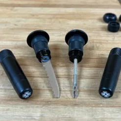 Muc-Off Stealth Tubeless Puncture Plug Set Schwarz -Fox-Laden IMG 5472 ec87e31d 4d50 49f8 8ddf 161359674f0c