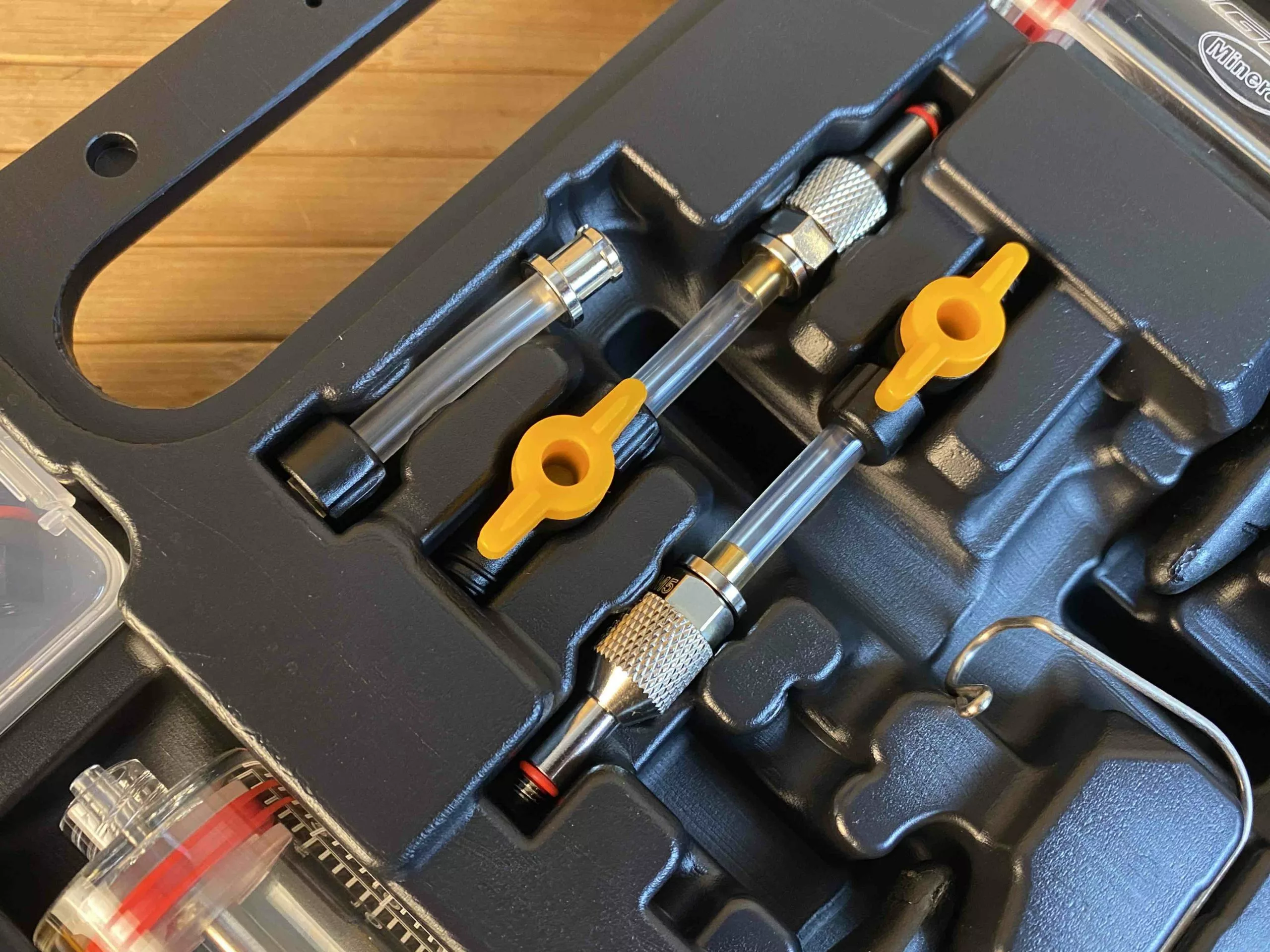 Jagwire Elite Bleed Profi Entlüftungskit Mineralöl 4 Jagwire Elite Bleed Profi Entlüftungskit Mineralöl – Bild 4