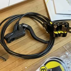 Magura MT5 Bremsenset / Scheibenbremsen VR/HR Set -Fox-Laden IMG 5678 scaled