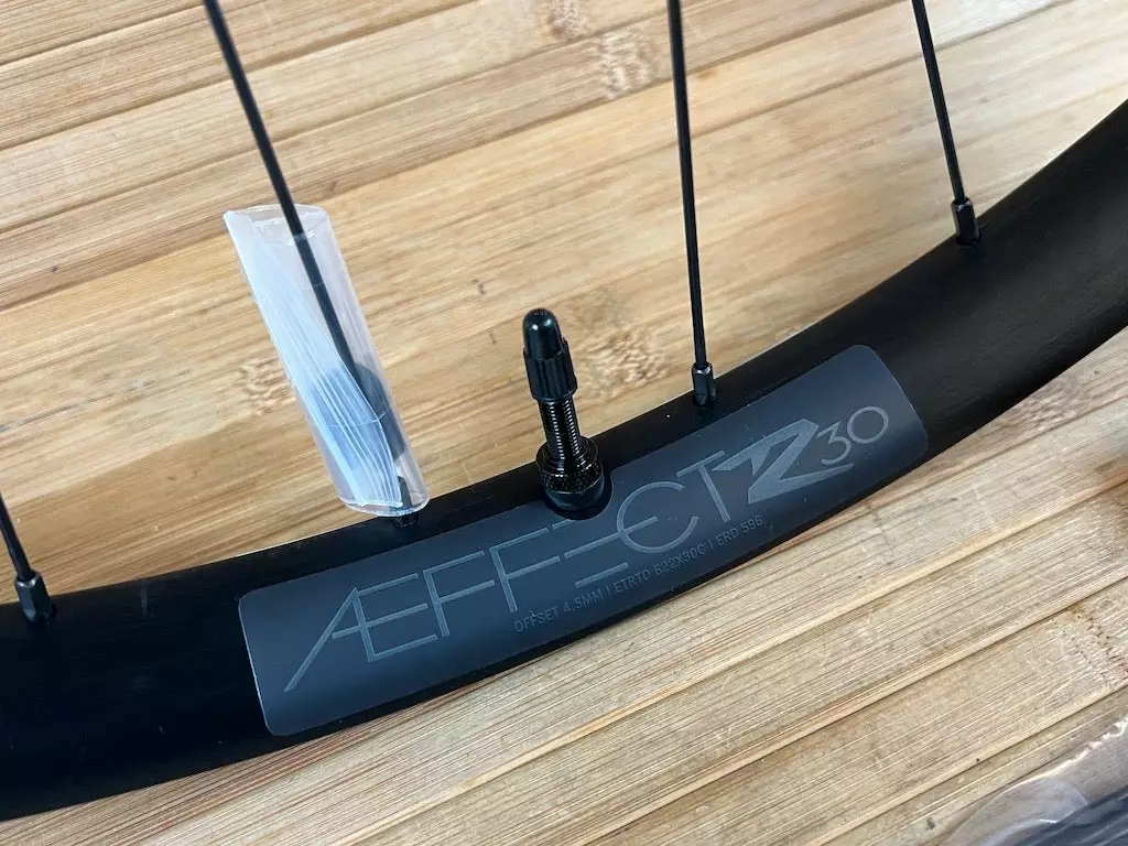 Race Face Aeffect R 30 Hinterrad HR 29" Boost Schwarz XD EMTB 2 Race Face Aeffect R 30 Hinterrad HR 29" Boost Schwarz XD EMTB – Bild 2