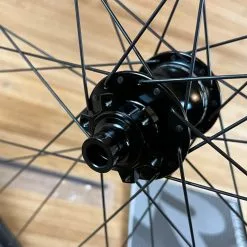 Race Face Aeffect R 30 Hinterrad HR 29" Boost Schwarz XD EMTB 13 Race Face Aeffect R 30 Hinterrad HR 29" Boost Schwarz XD EMTB -Fox-Laden IMG 5826 1e3424e4 5ab8 4c92 b06b 34aee7671835