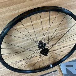 Race Face Aeffect R 30 Hinterrad HR 29" Boost Schwarz XD EMTB 16 Race Face Aeffect R 30 Hinterrad HR 29" Boost Schwarz XD EMTB -Fox-Laden IMG 5829 963f8a05 ab47 4fff 90cb acc906d2fd46