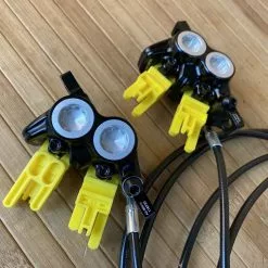 Magura MT5 ESTOP Bremsenset / Scheibenbremsen VR/HR -Fox-Laden IMG 5886 scaled