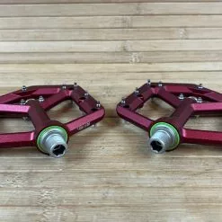 Spank Spike Reboot Pedale / Plattformpedale Red 11 Spank Spike Reboot Pedale / Plattformpedale Red -Fox-Laden IMG 5965 07eaf839 4d41 4896 915a 17e58044cebb