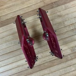 Spank Spike Reboot Pedale / Plattformpedale Red 12 Spank Spike Reboot Pedale / Plattformpedale Red -Fox-Laden IMG 5966 f3ae49e8 4fe9 4a6f b029 6445a0ab0ba8