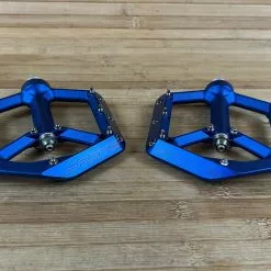 Spank Spike Reboot Pedale / Plattformpedale Blue -Fox-Laden IMG 5971 6625bc10 b296 461b a600 46f641e36796