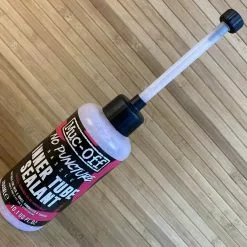 Muc-Off Muc Off No Puncture Hassle Inner Tube Sealant 300ml Dichtmilch -Fox-Laden IMG 6018 scaled