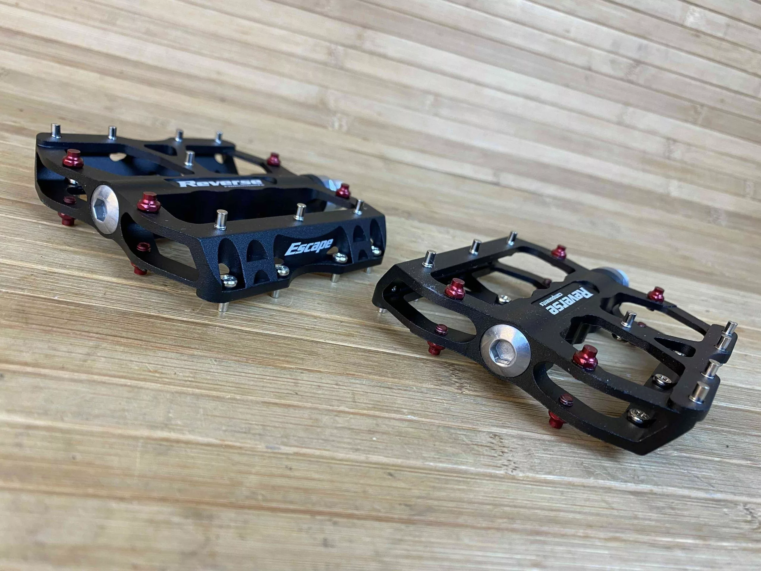Reverse Components Escape Plattformpedale / Pedale Schwarz 4 Reverse Components Escape Plattformpedale / Pedale Schwarz – Bild 4