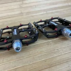 Reverse Components Escape Plattformpedale / Pedale Schwarz 9 Reverse Components Escape Plattformpedale / Pedale Schwarz -Fox-Laden IMG 6042 scaled