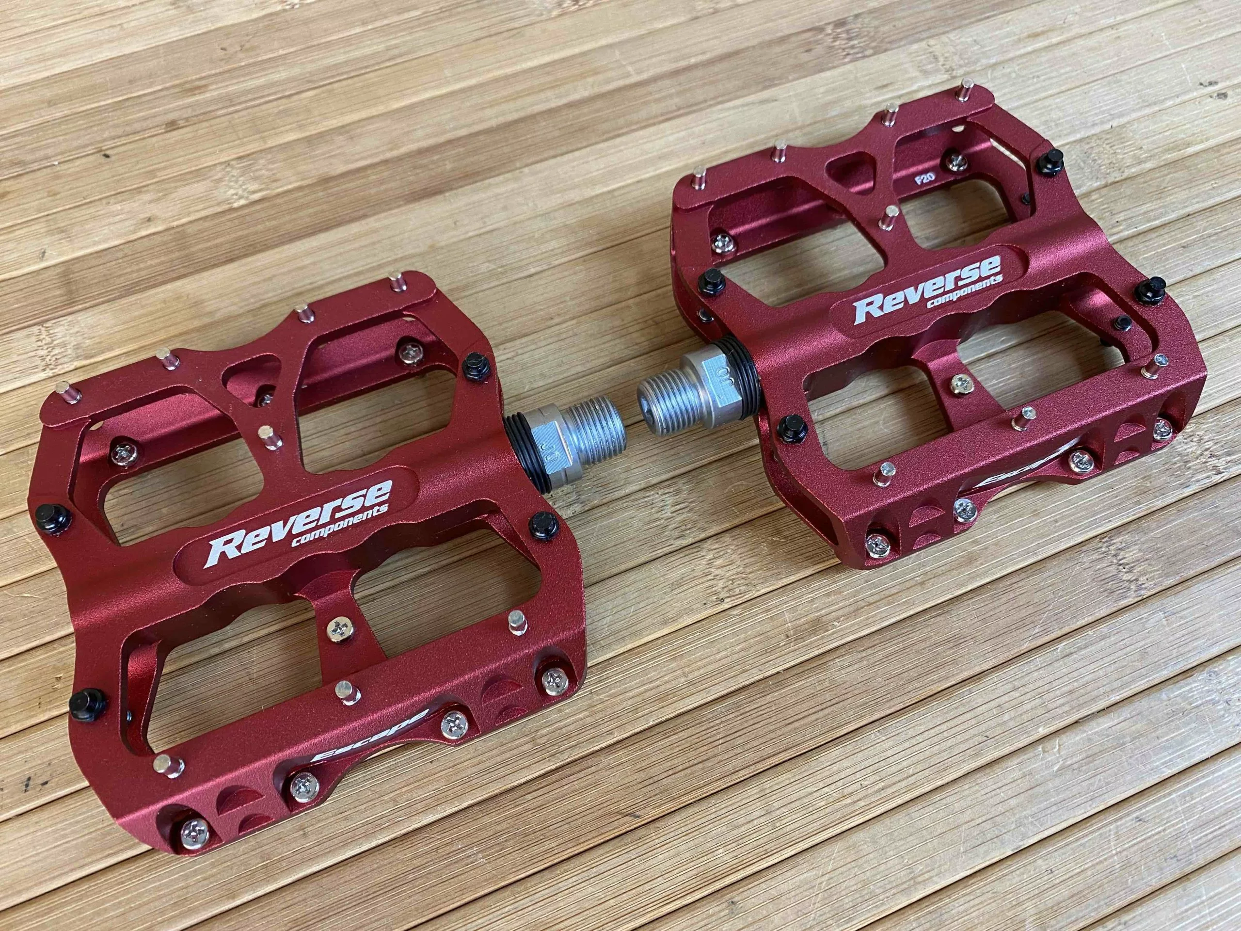 Reverse Components Escape Plattformpedale / Pedale Rot 2 Reverse Components Escape Plattformpedale / Pedale Rot – Bild 2