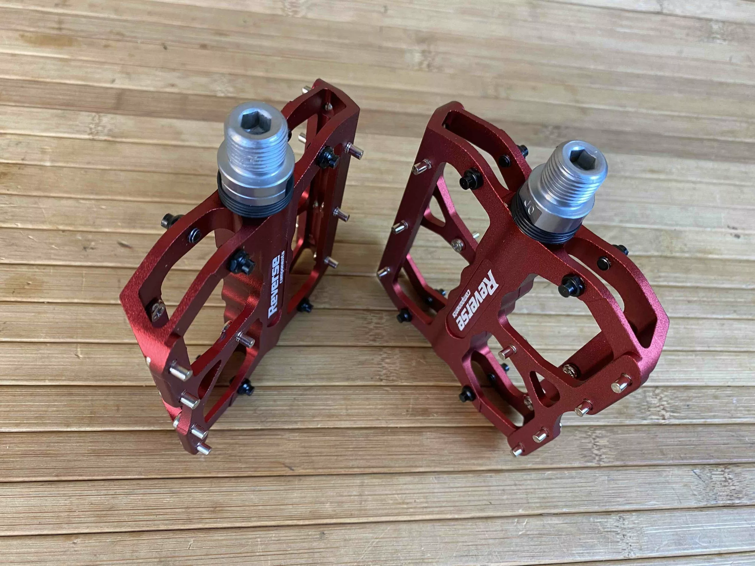 Reverse Components Escape Plattformpedale / Pedale Rot 4 Reverse Components Escape Plattformpedale / Pedale Rot – Bild 4