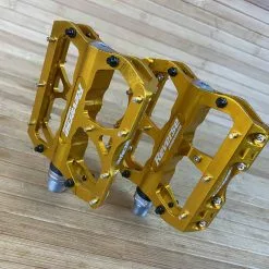 Reverse Components Escape Plattformpedale / Pedale Gold -Fox-Laden IMG 6114 scaled