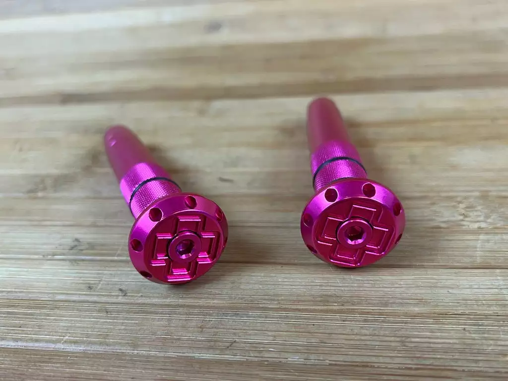 Muc-Off Stealth Tubeless Puncture Plug Set Pink 3 Muc-Off Stealth Tubeless Puncture Plug Set Pink – Bild 3