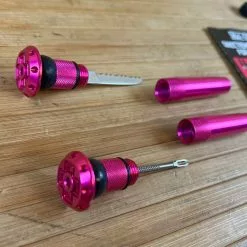 Muc-Off Stealth Tubeless Puncture Plug Set Pink 10 Muc-Off Stealth Tubeless Puncture Plug Set Pink -Fox-Laden IMG 6117 c311515c 0940 470f 8d4a 55b6ea11593e