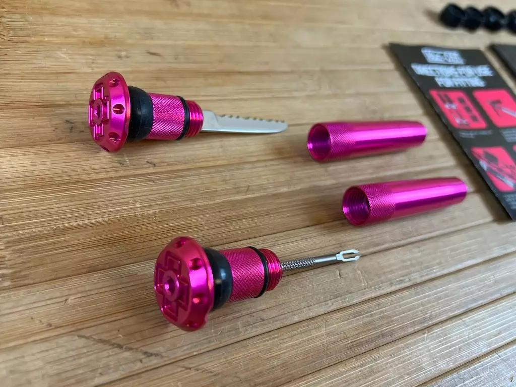 Muc-Off Stealth Tubeless Puncture Plug Set Pink 5 Muc-Off Stealth Tubeless Puncture Plug Set Pink – Bild 5