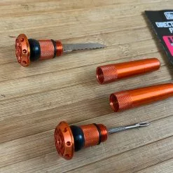 Muc-Off Stealth Tubeless Puncture Plug Set Orange -Fox-Laden IMG 6124 b1e27a80 2c52 4d01 b702 25a43f01d210