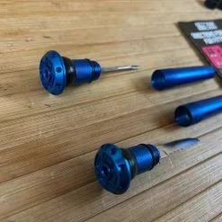 Muc-Off Stealth Tubeless Puncture Plug Set Blue -Fox-Laden IMG 6131 a83de9aa aae4 4772 91bc 17a6871891bb