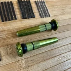 Muc-Off Stealth Tubeless Puncture Plug Set Green -Fox-Laden IMG 6140 7831ea01 dd68 4823 8732 e628996e8479