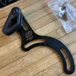 Reverse Flip-Guide E-Kettenführung Für Bosch Gen4 -Fox-Laden IMG 6376 scaled