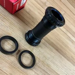 SRAM DUB BSA 73 E Type SuperBoost Innenlager -Fox-Laden IMG 6415 ca235e26 bb70 47a9 bfe2 8b13e3ec44ef