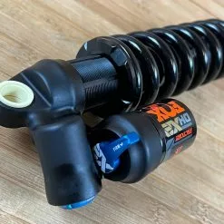 Fox DHX2 Factory 2-POS 230mm Dämpfer 2022 Hub Nach Wahl -Fox-Laden IMG 6542 cfd0eaad c5a6 4123 9b59 e32ff0953c3b