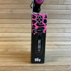 Muc-Off Muc Off MTB Inflator Kit Notfallpumpe Road -Fox-Laden IMG 6796 scaled